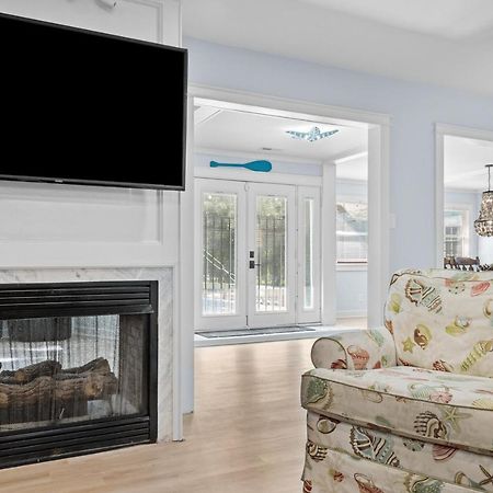 The Blue Lagoon Pine Knoll Shores Exterior foto